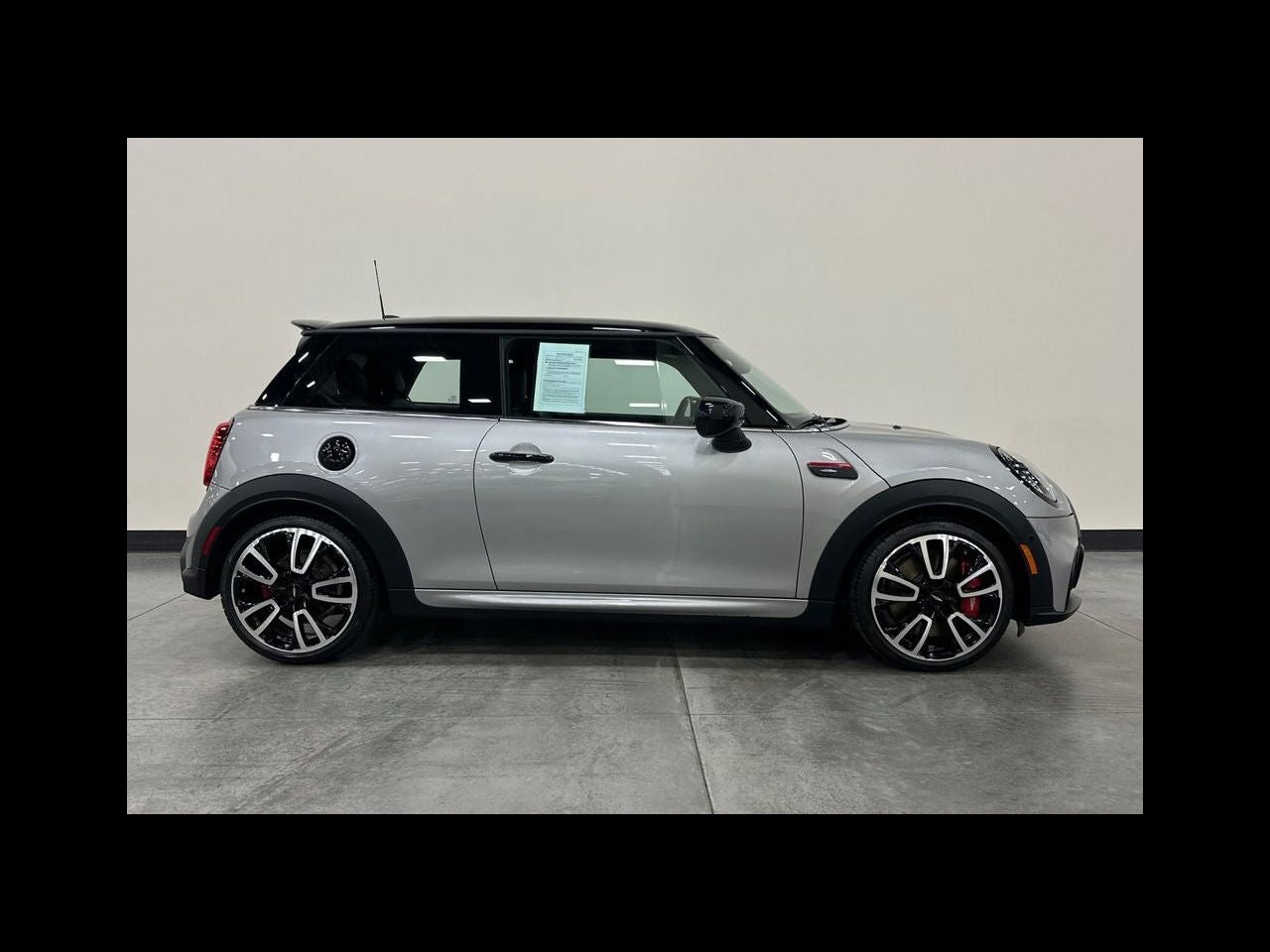 2024 MINI HARDTOP 2 DOOR Iconic