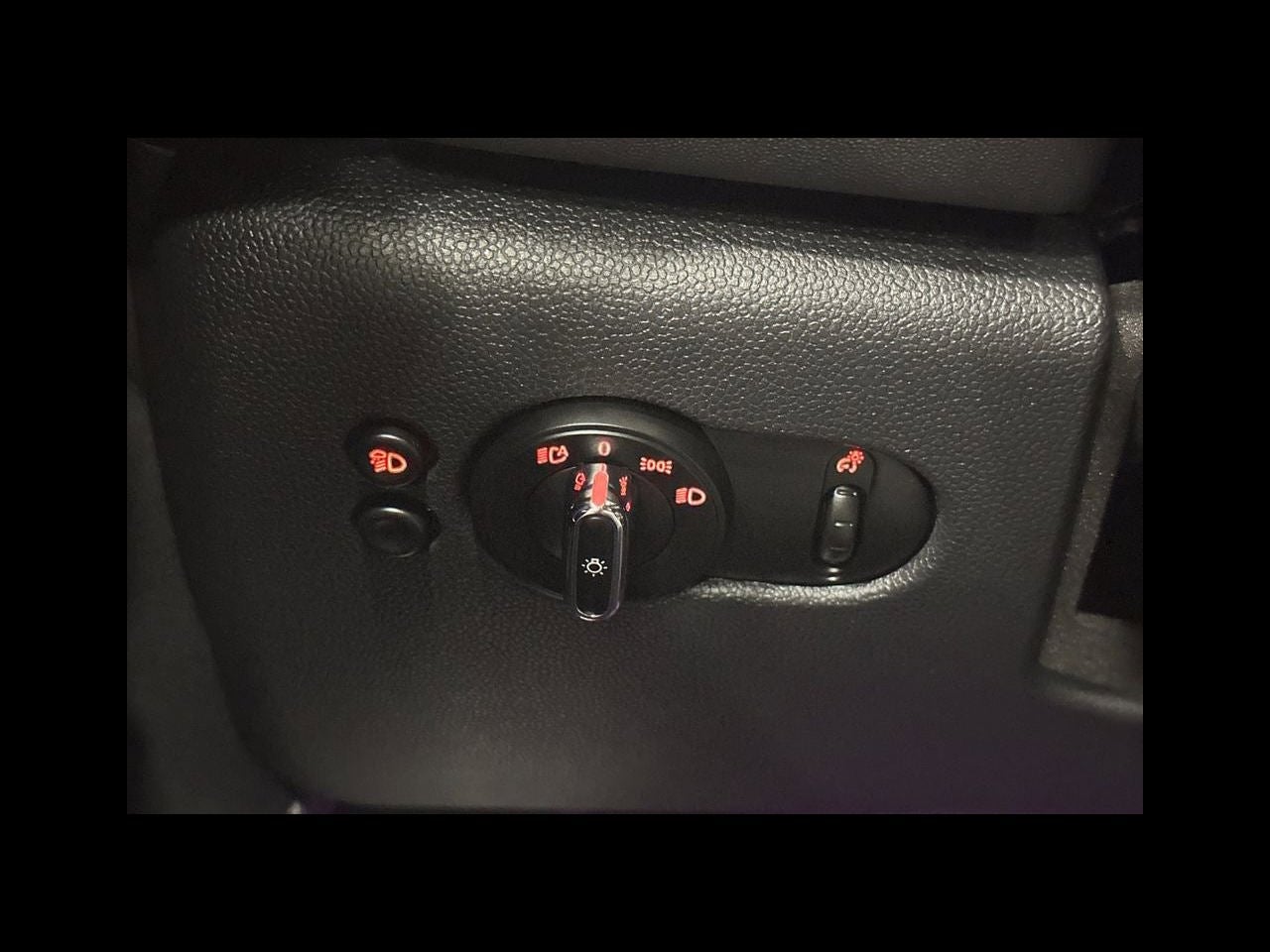 2024 MINI HARDTOP 2 DOOR Iconic