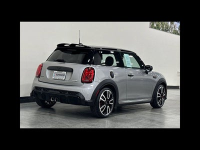 2024 MINI HARDTOP 2 DOOR Iconic