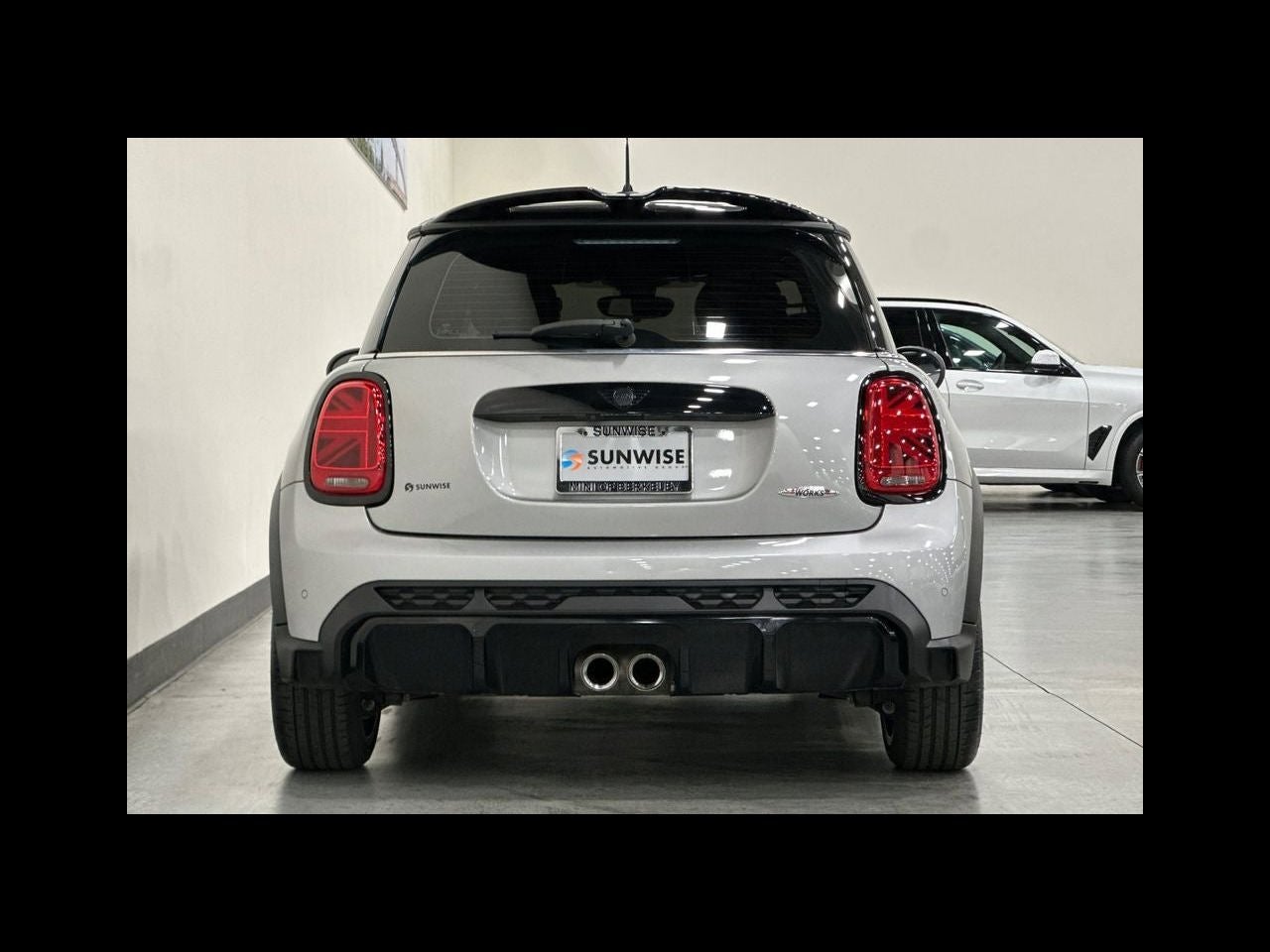 2024 MINI HARDTOP 2 DOOR Iconic