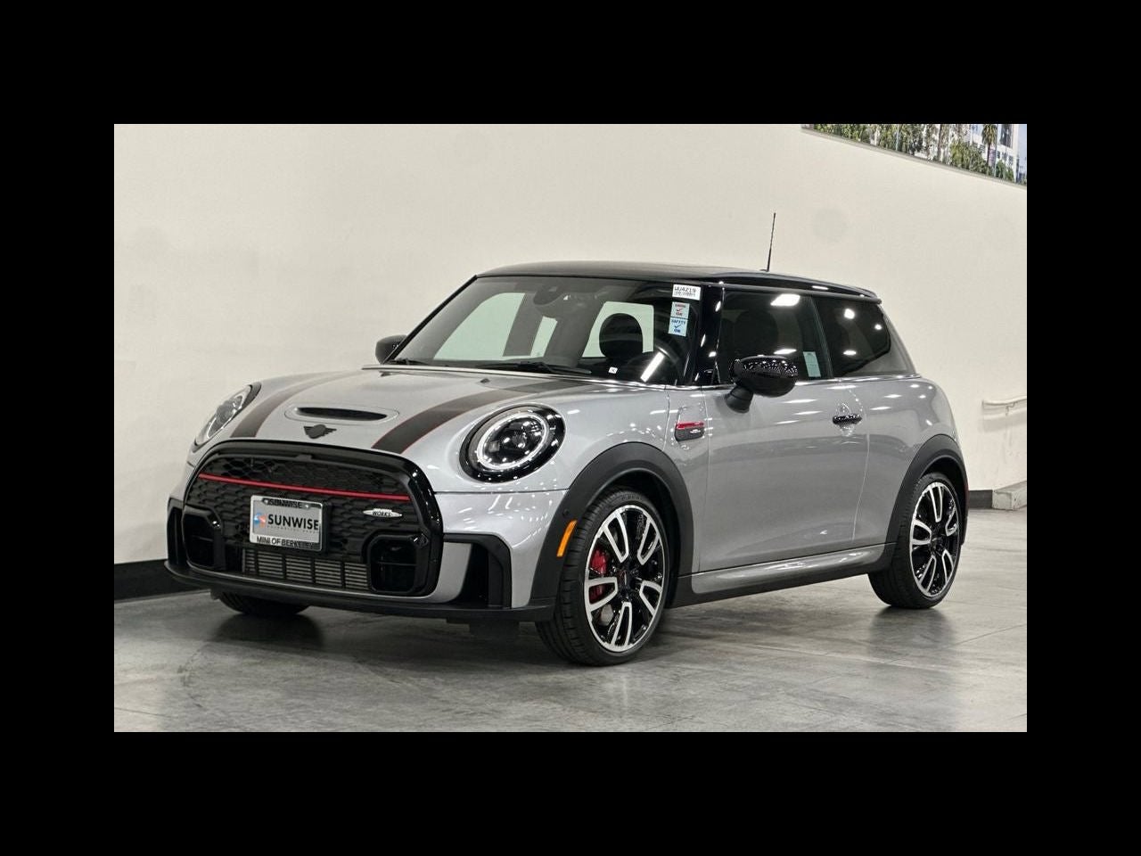 2024 MINI HARDTOP 2 DOOR Iconic