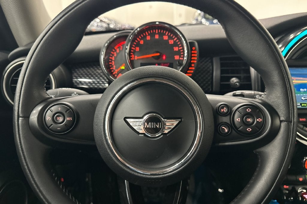 2015 MINI HARDTOP 2 DOOR Base
