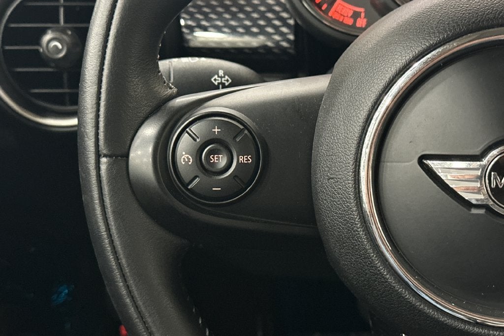 2015 MINI HARDTOP 2 DOOR Base