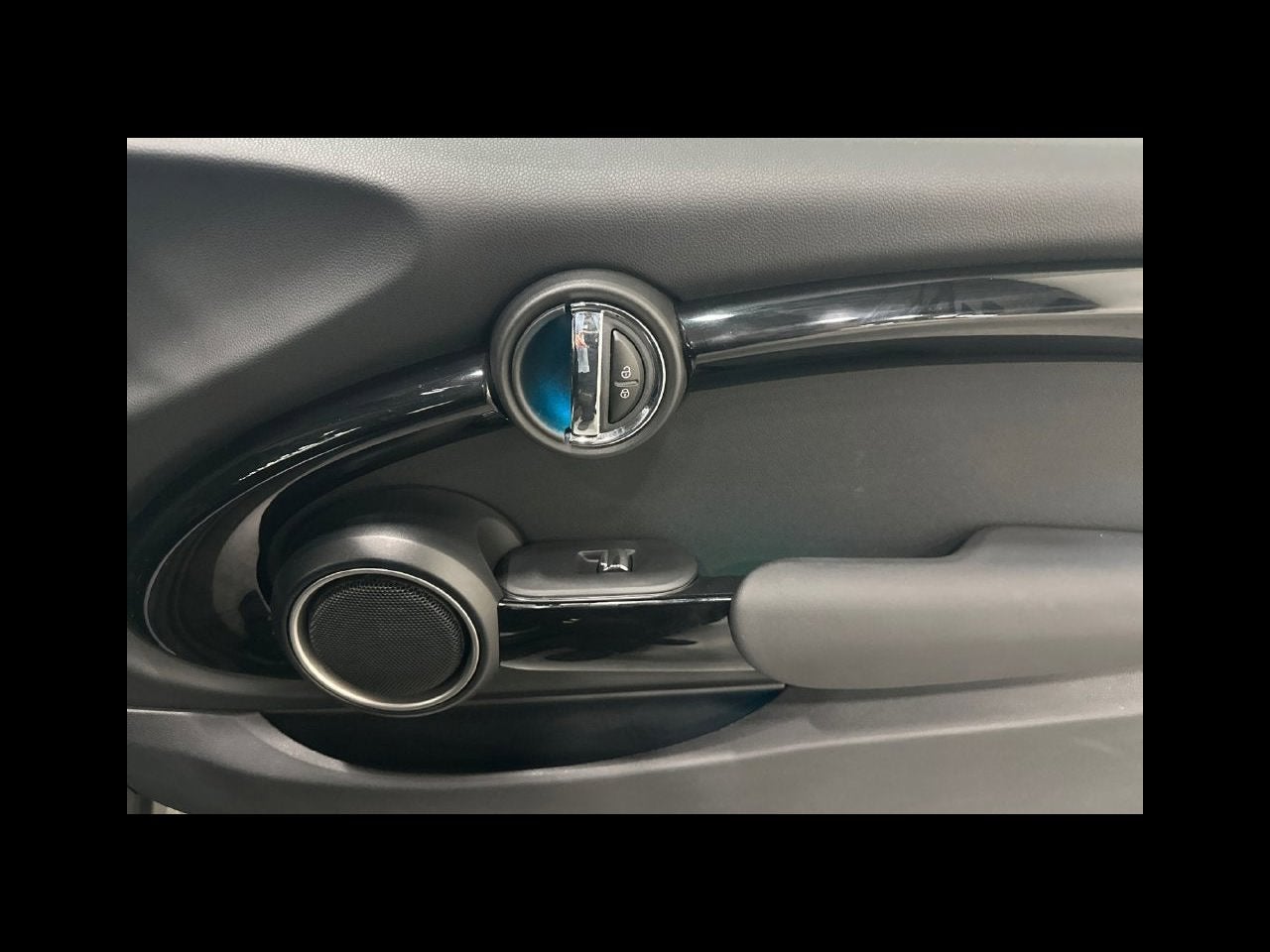 2015 MINI HARDTOP 2 DOOR Base
