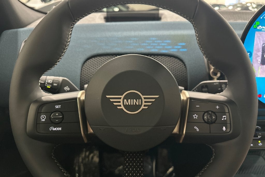 2027 MINI COUNTRYMAN ICONIC