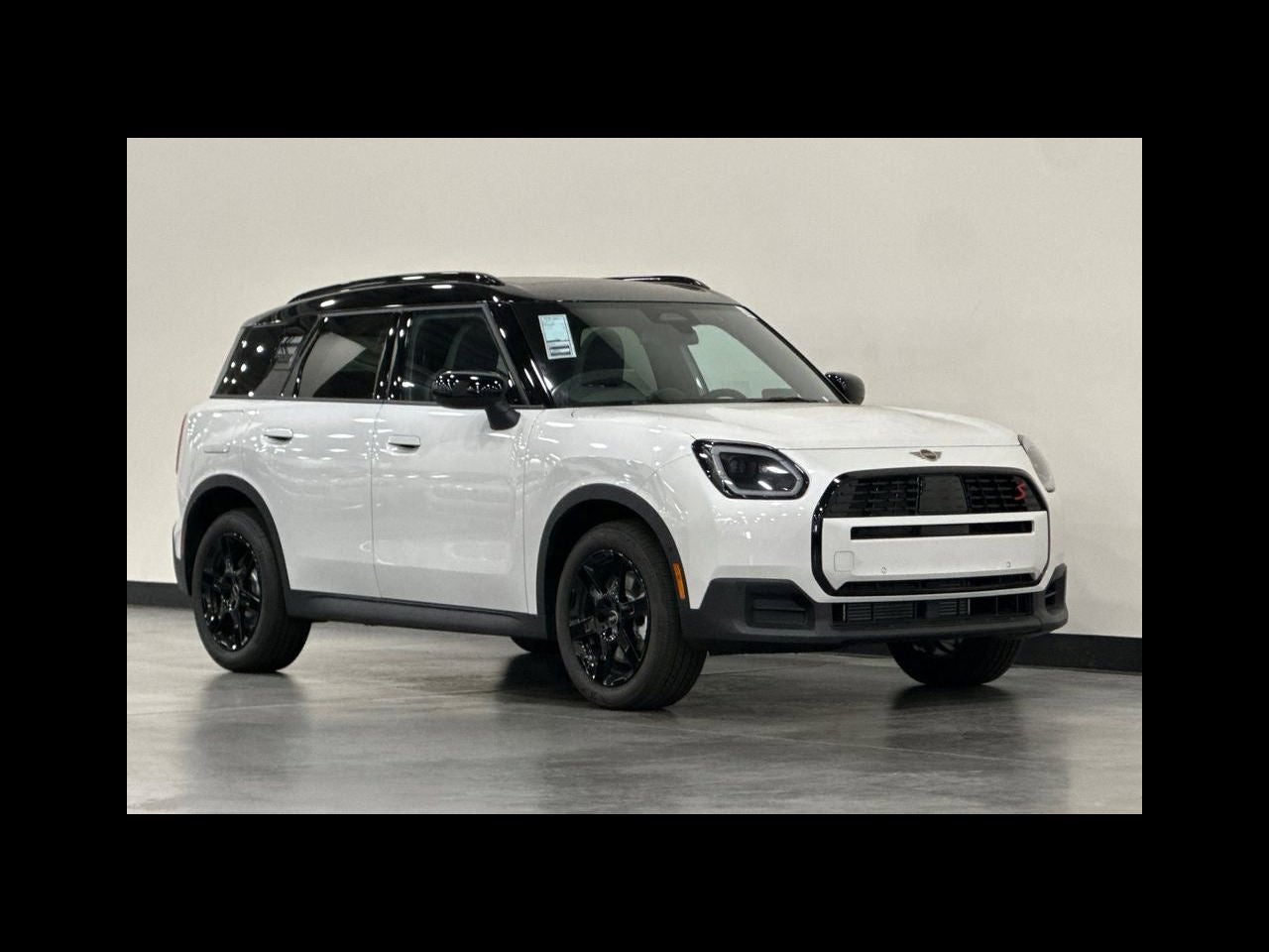 2027 MINI COUNTRYMAN Base