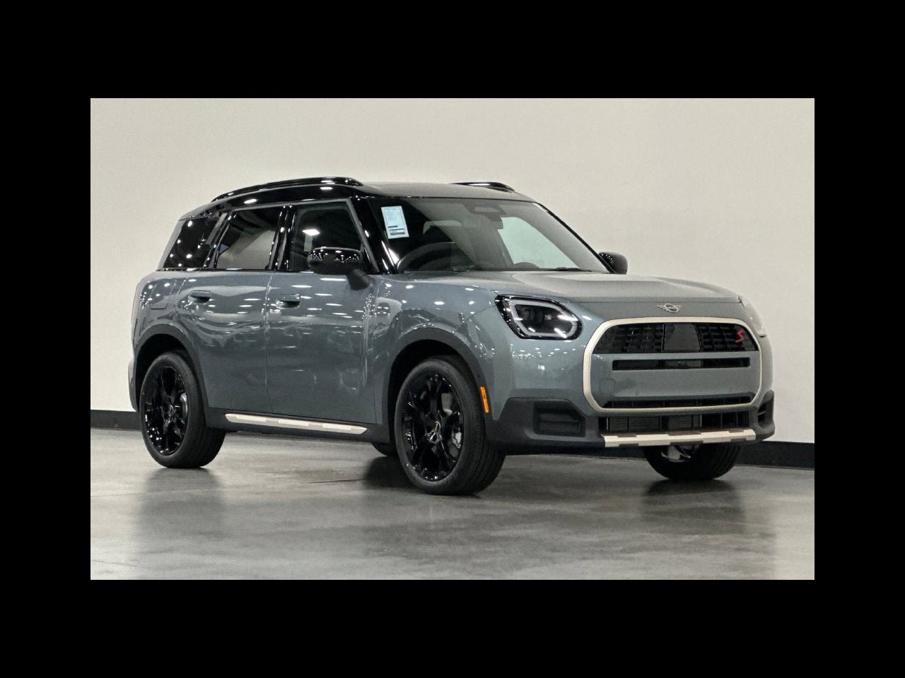 2027 MINI COUNTRYMAN ICONIC