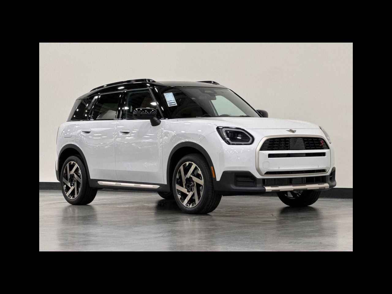 2027 MINI COUNTRYMAN SIGNATURE PLUS
