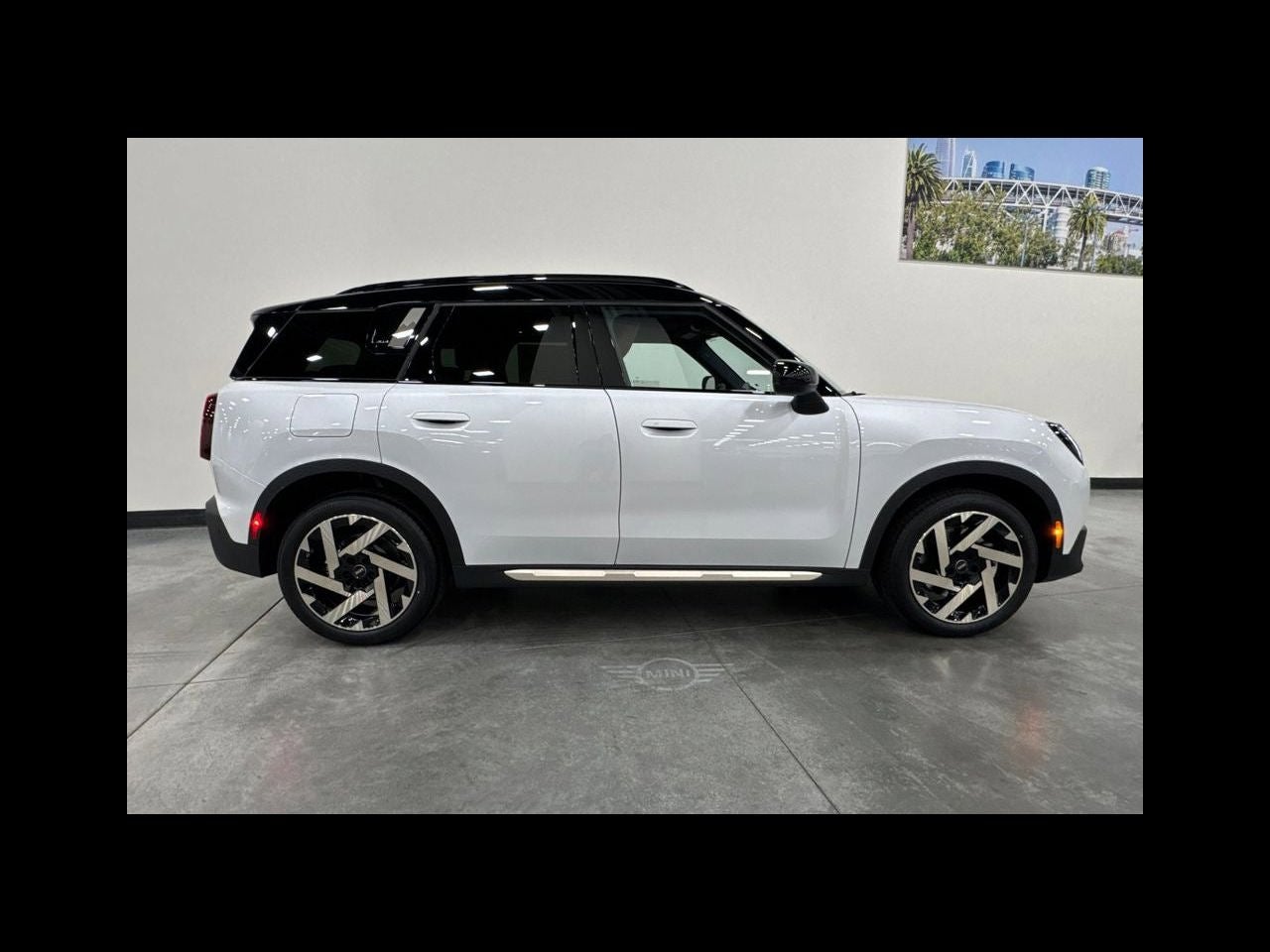 2027 MINI COUNTRYMAN SIGNATURE PLUS