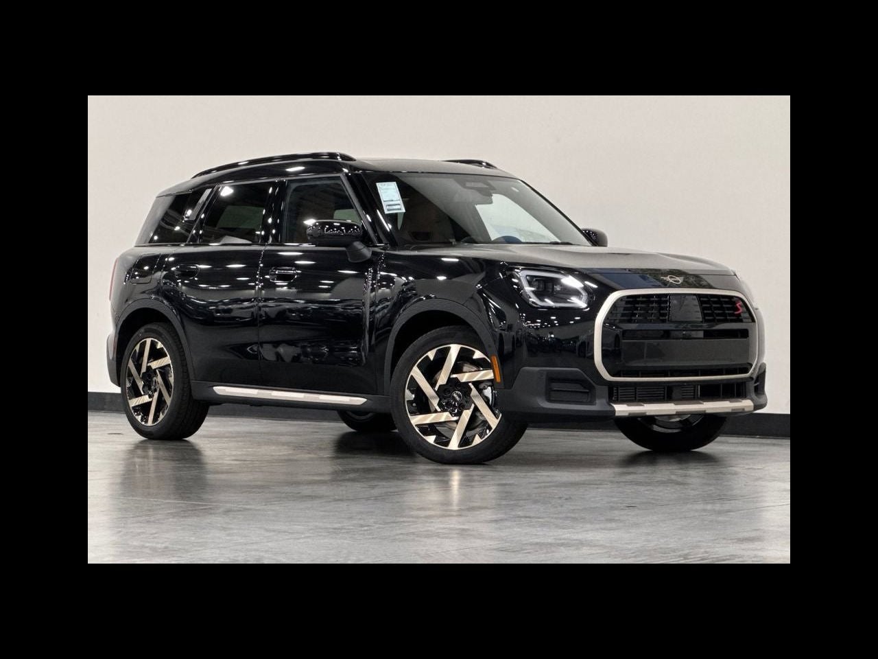 2027 MINI COUNTRYMAN ICONIC