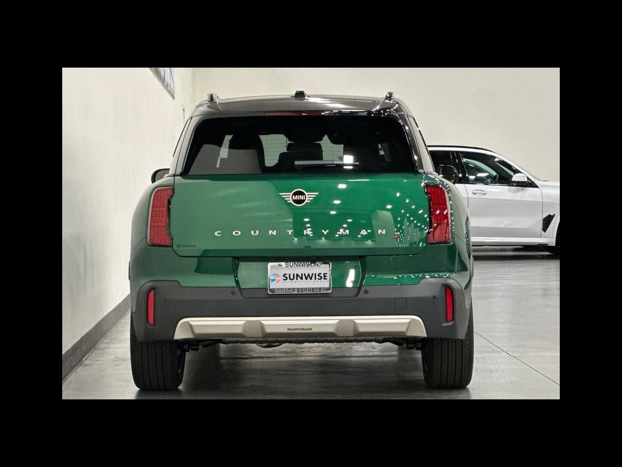 2027 MINI COUNTRYMAN ICONIC