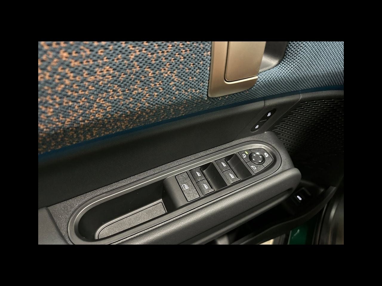 2027 MINI COUNTRYMAN ICONIC