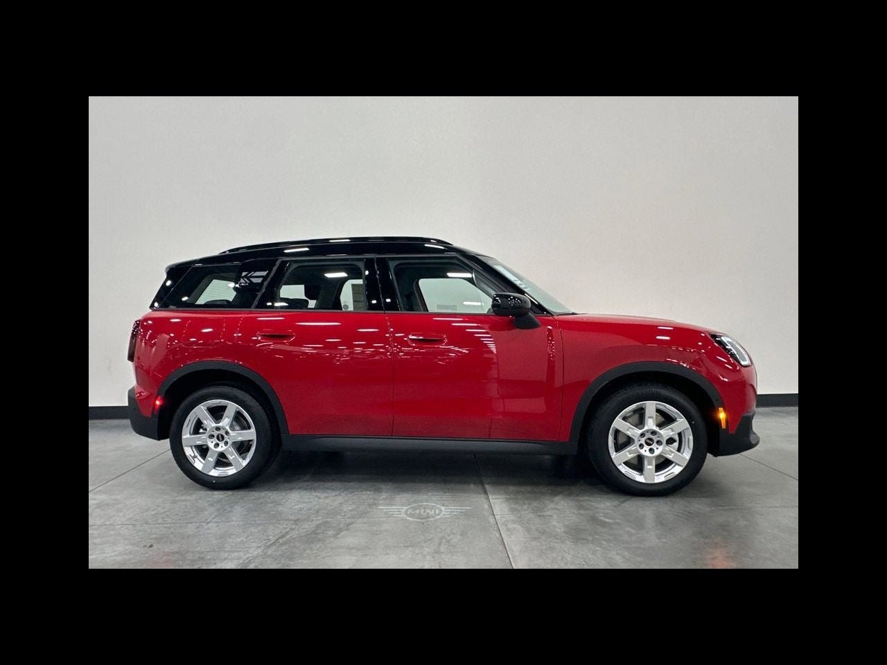 2027 MINI COUNTRYMAN SIGNATURE PLUS