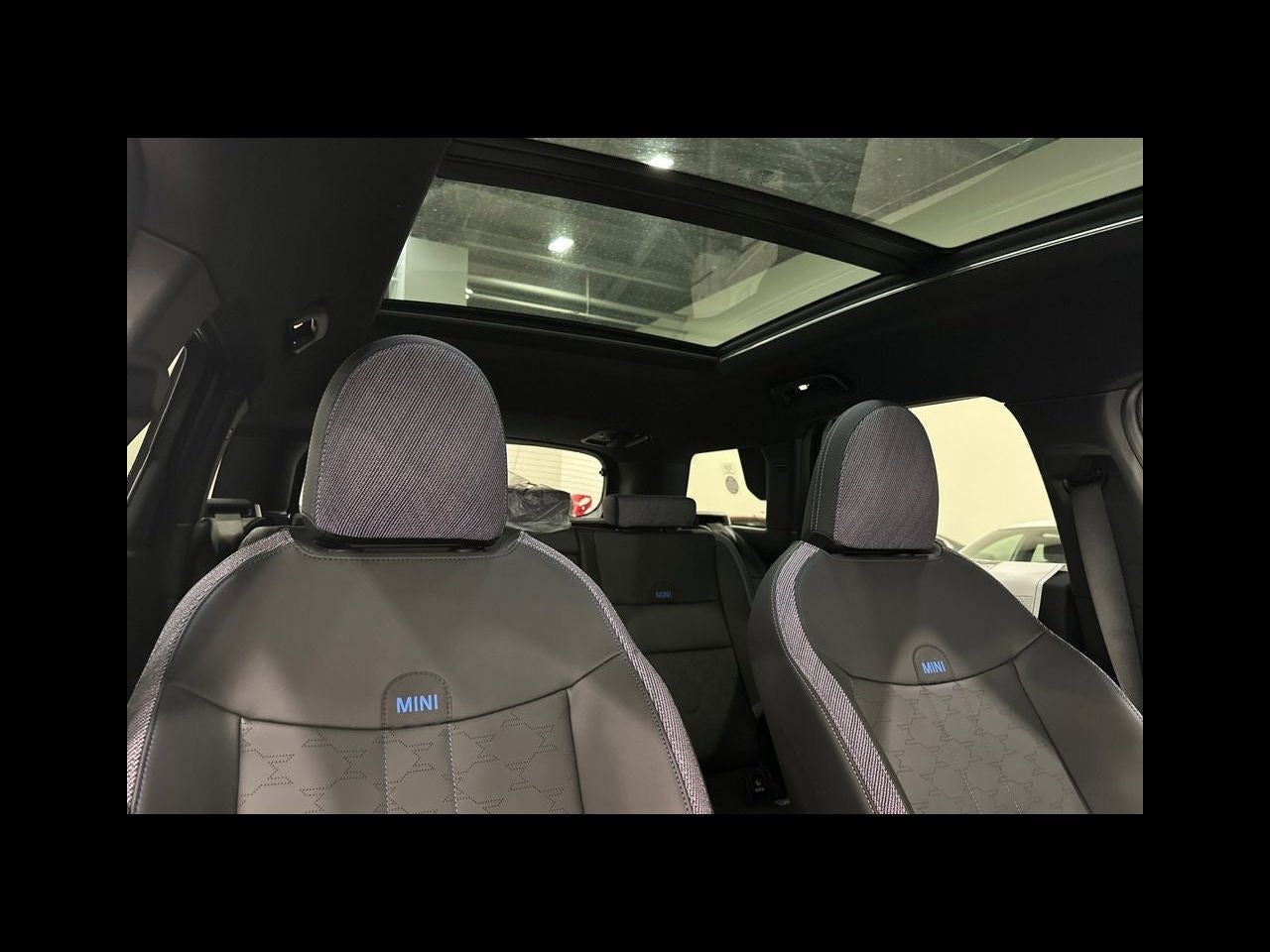 2027 MINI COUNTRYMAN ICONIC