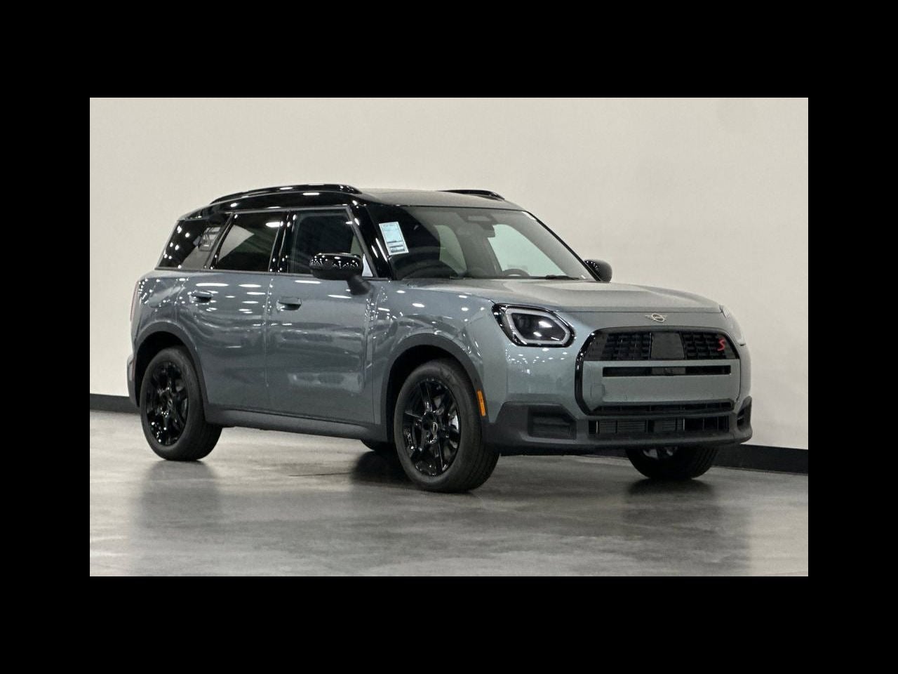 2027 MINI COUNTRYMAN ICONIC