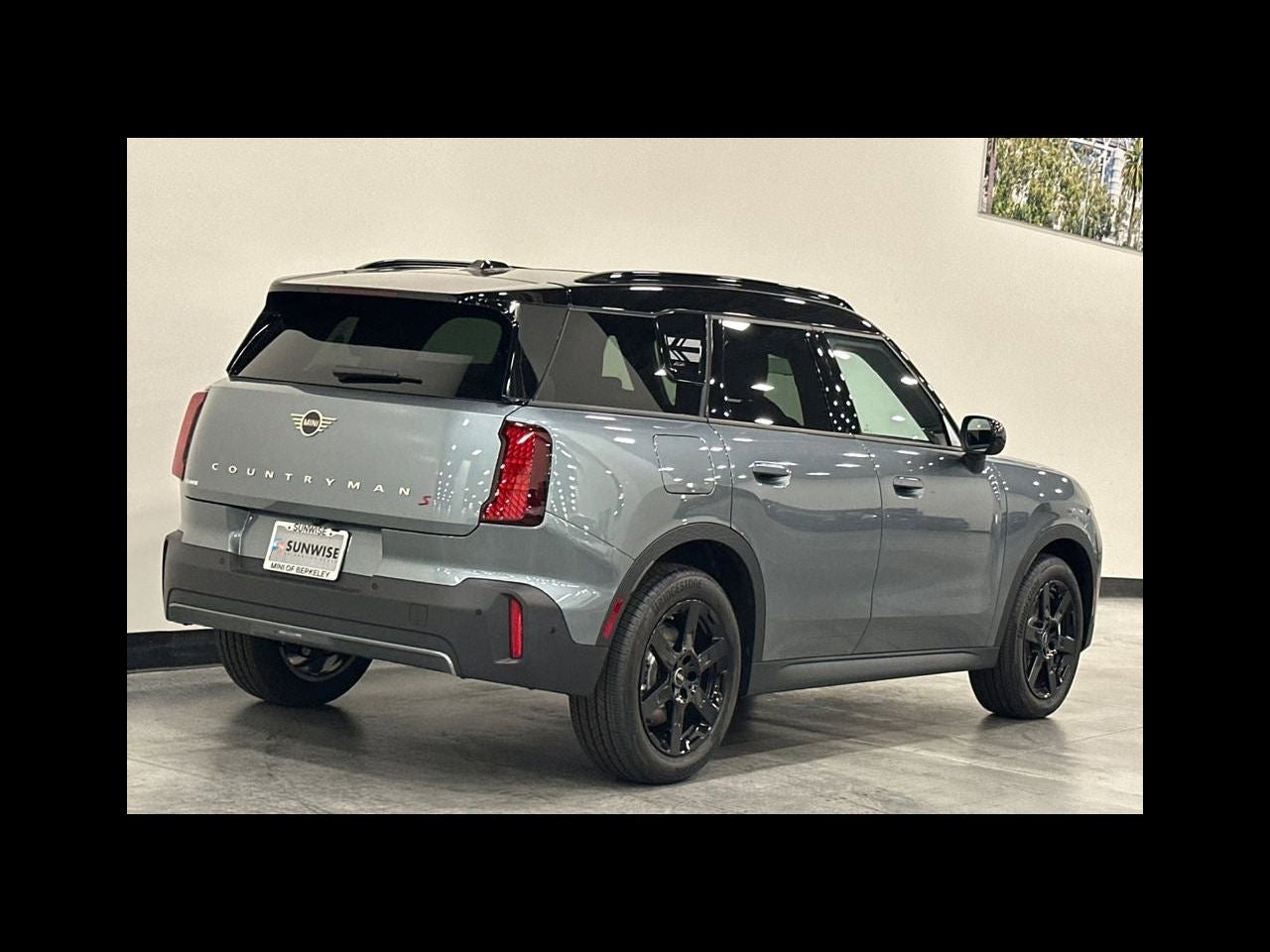 2027 MINI COUNTRYMAN ICONIC