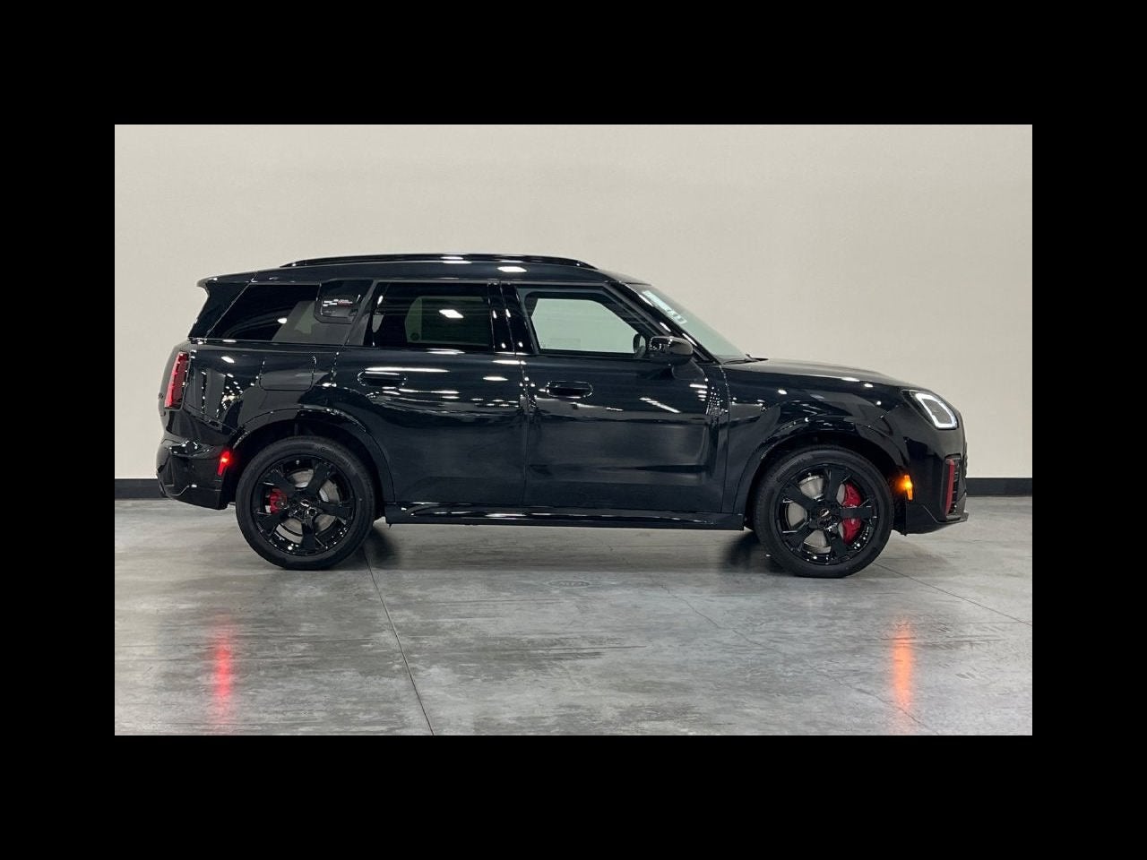 2027 MINI COUNTRYMAN ICONIC