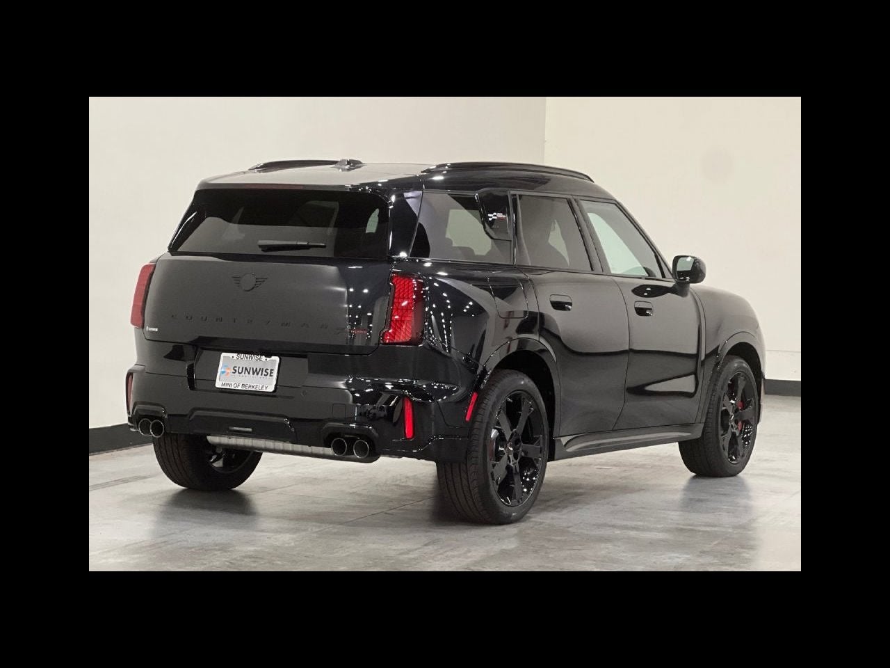 2027 MINI COUNTRYMAN ICONIC