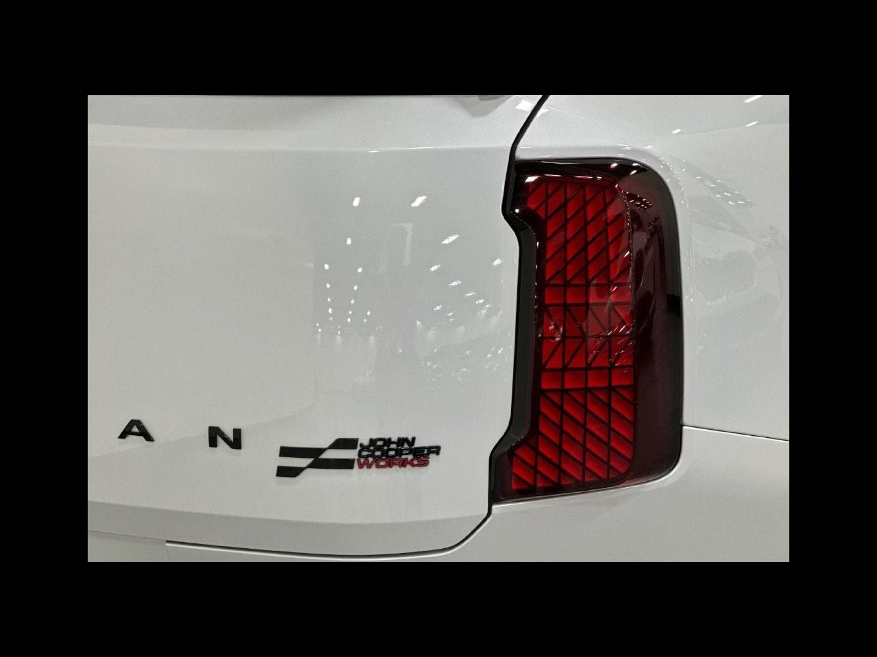 2027 MINI COUNTRYMAN ICONIC