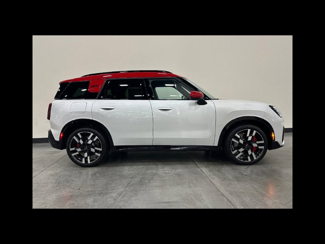 2027 MINI COUNTRYMAN ICONIC