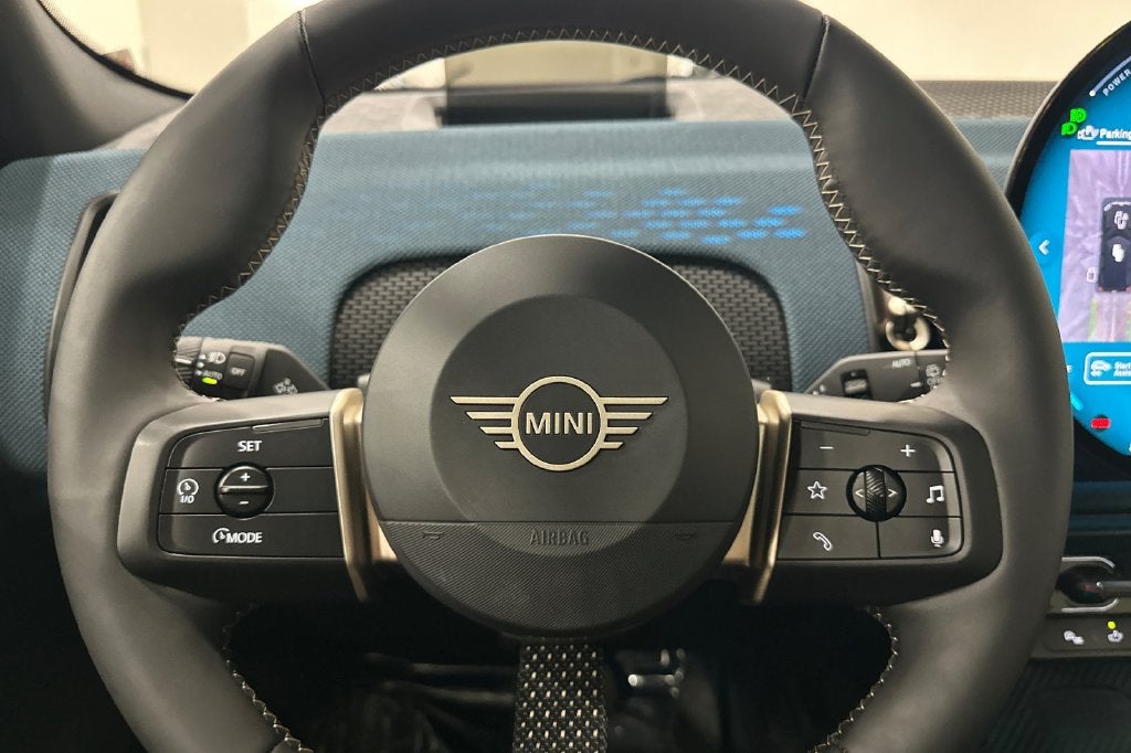 2025 MINI COUNTRYMAN Iconic