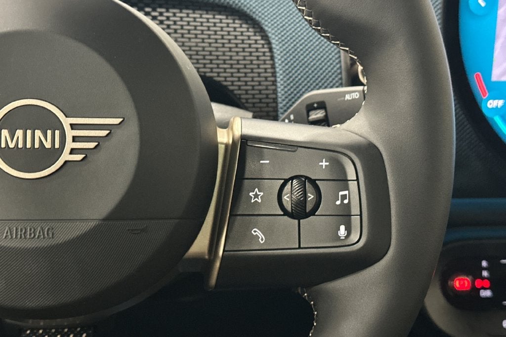 2025 MINI COUNTRYMAN Iconic