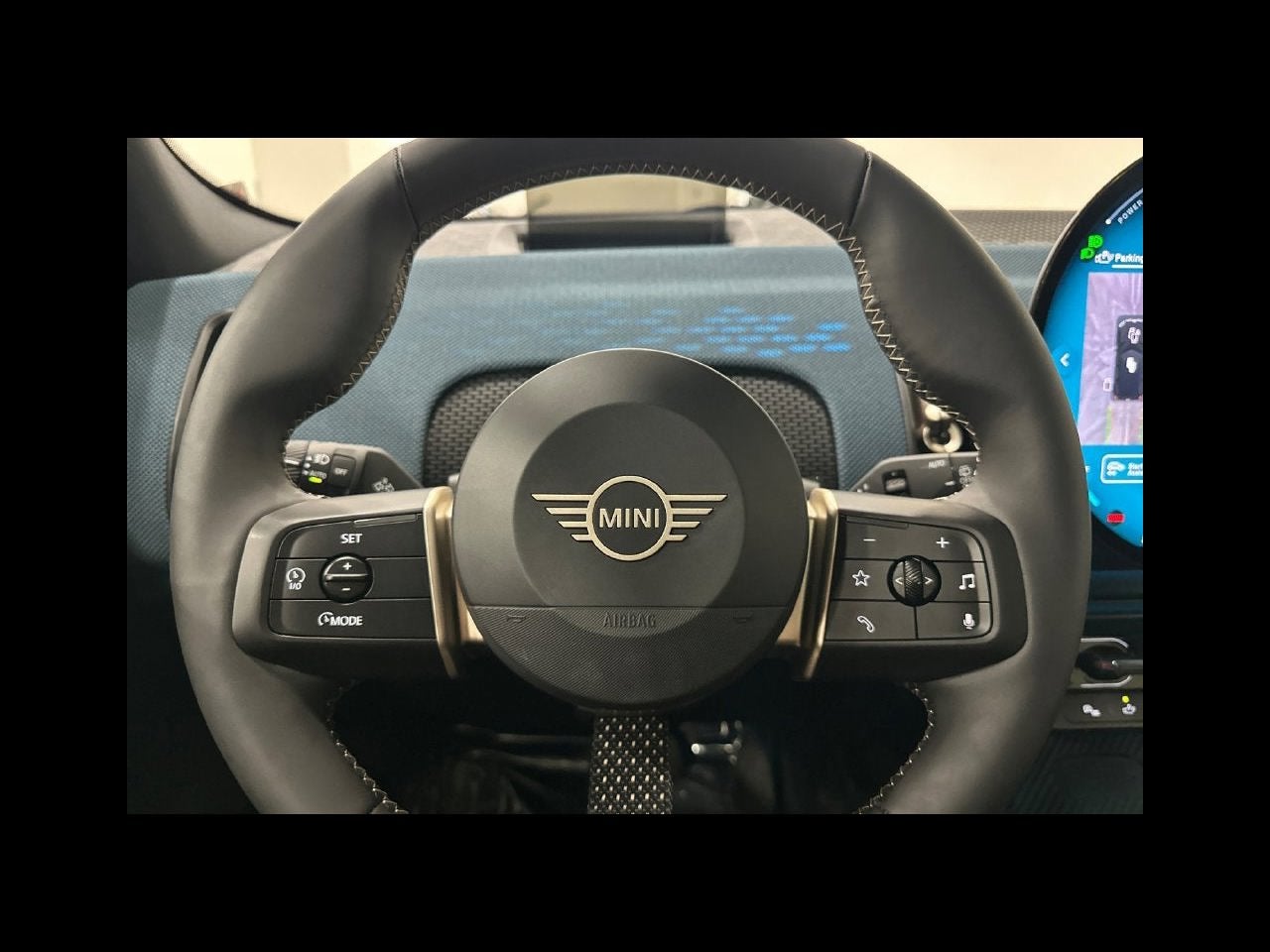 2025 MINI COUNTRYMAN Iconic