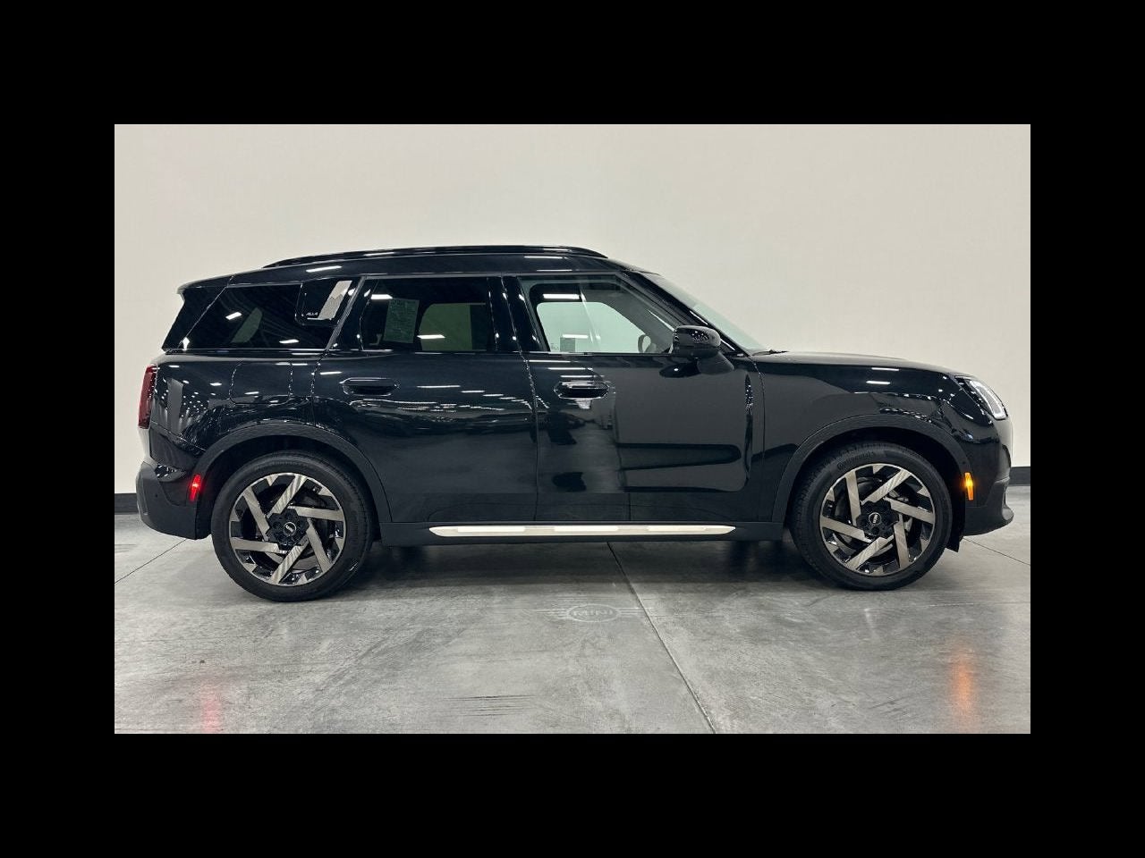 2025 MINI COUNTRYMAN Iconic
