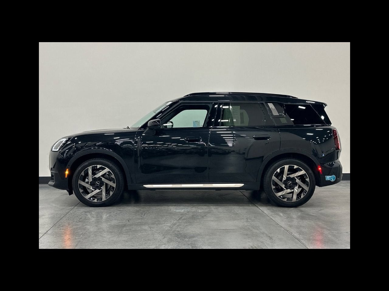 2025 MINI COUNTRYMAN Iconic